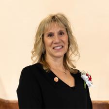 Eileen Sharkey is a 2023 Staff Excellence Award Recipient for Outstanding Contributions to the Student Experience
